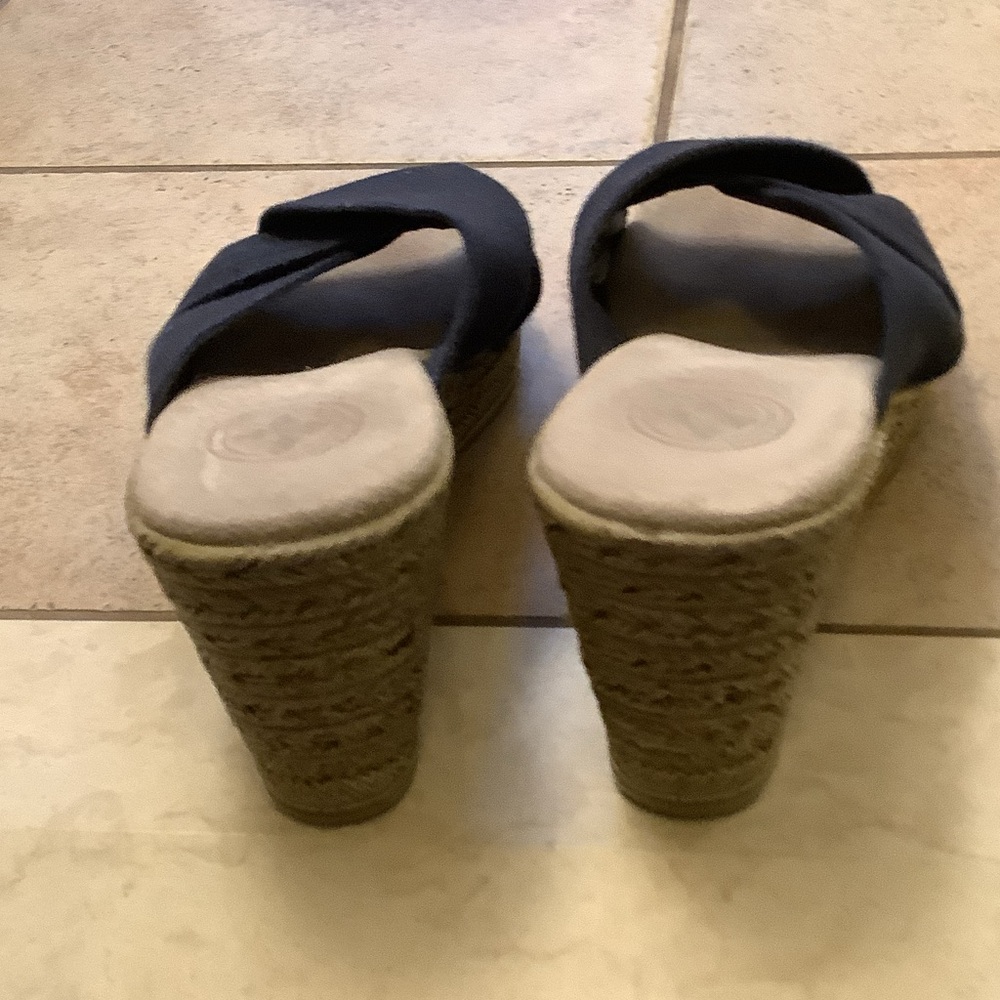 CHARLESTON SHOE CO. Porter - Navy Wedge Sandals - Picture 6 of 7